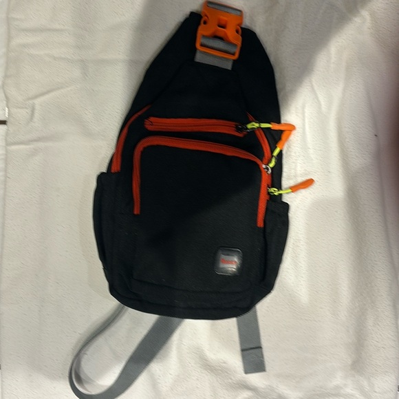 Tanluhu Crossbody Bag - Picture 1 of 4